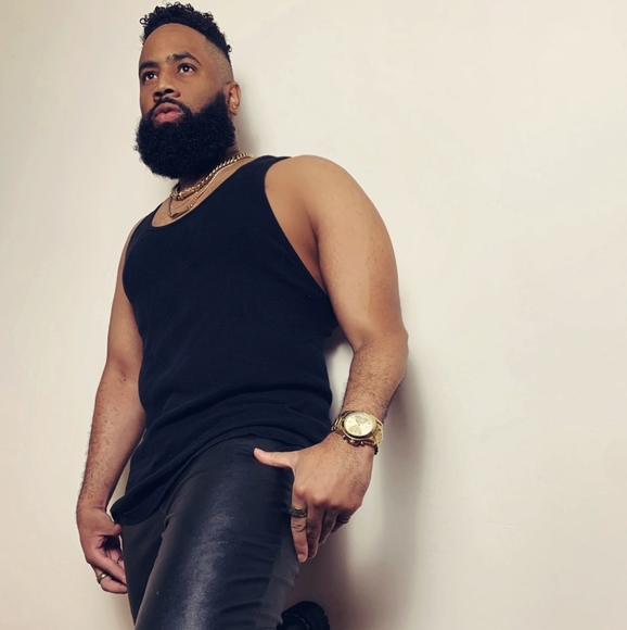 Meet your Posher, Blair - Picture 2 of 3